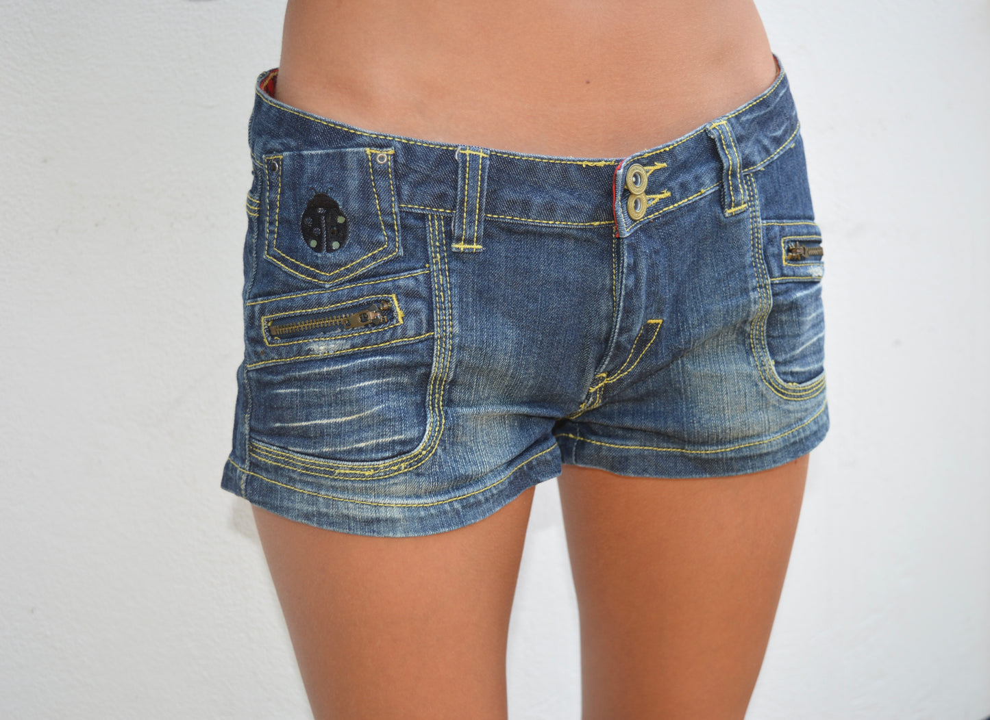 Denim shorts w/ design, M38