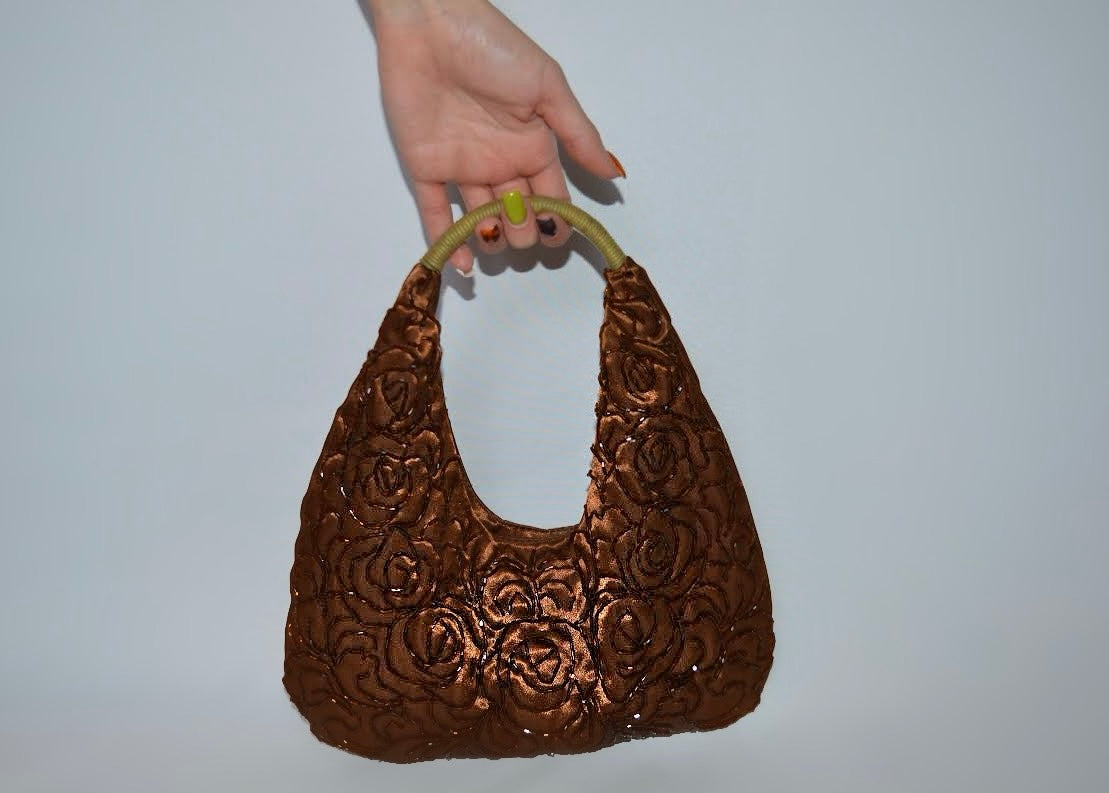 Embroidered hand bag w/ glitter details