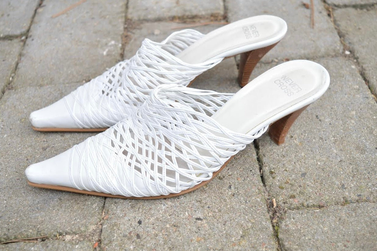 Aaa a a Mules white details, EU37
