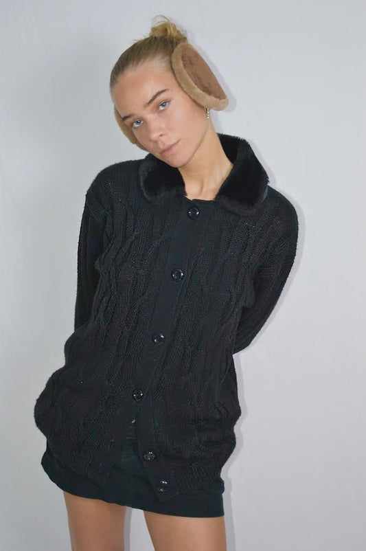 Black sweater w/ fur collar, M/ L